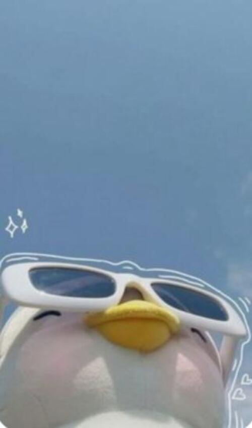 Yeni bir kitap puanlamasıyla karşınızdayımm🥳🥳

Kitap adı:Robotistan🤖

Puan:8/10

Düşüncemm:Bence gayet güzeldi başları bir tık sarmamıştı ama o son 70-80 sayfa çok akıcıydıı ben çok beğendimmm🎀