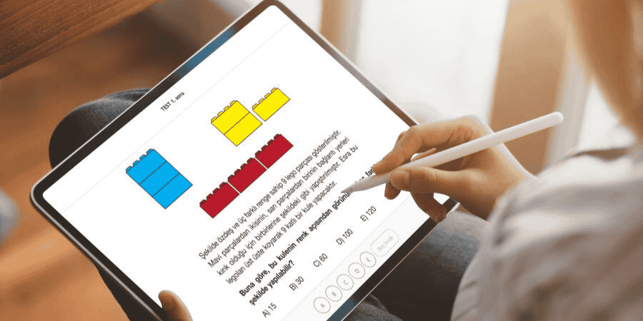 lisede ders çalışan öğrenci